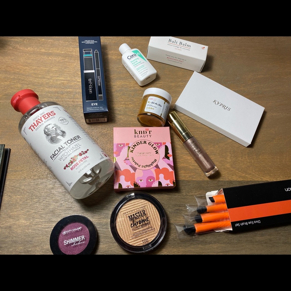Huge makeup bundle